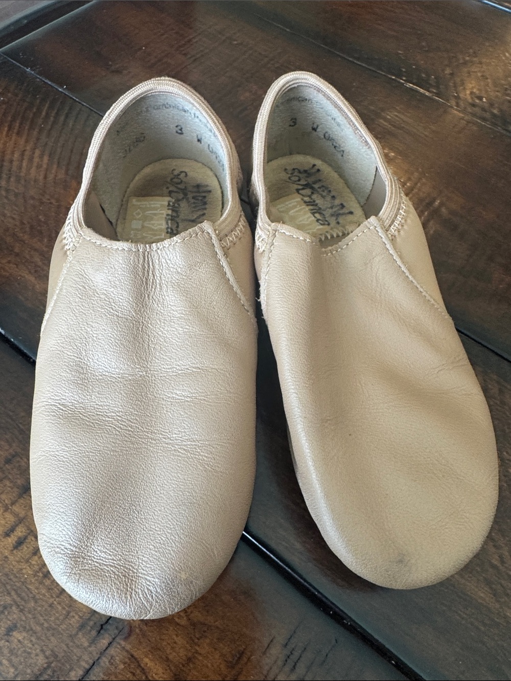 Só Dança Leather Slip-On Kids Jazz Shoes Tan Nude Split-Sole | Child Size 3 W